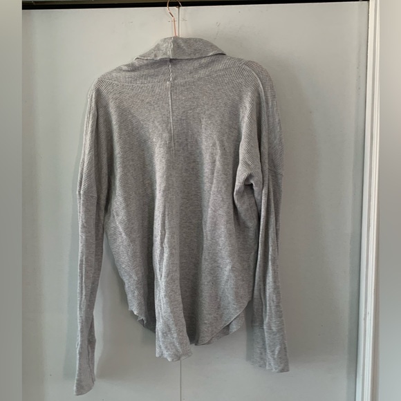 Cowl neck Waffle Shirt - Picture 3 of 4